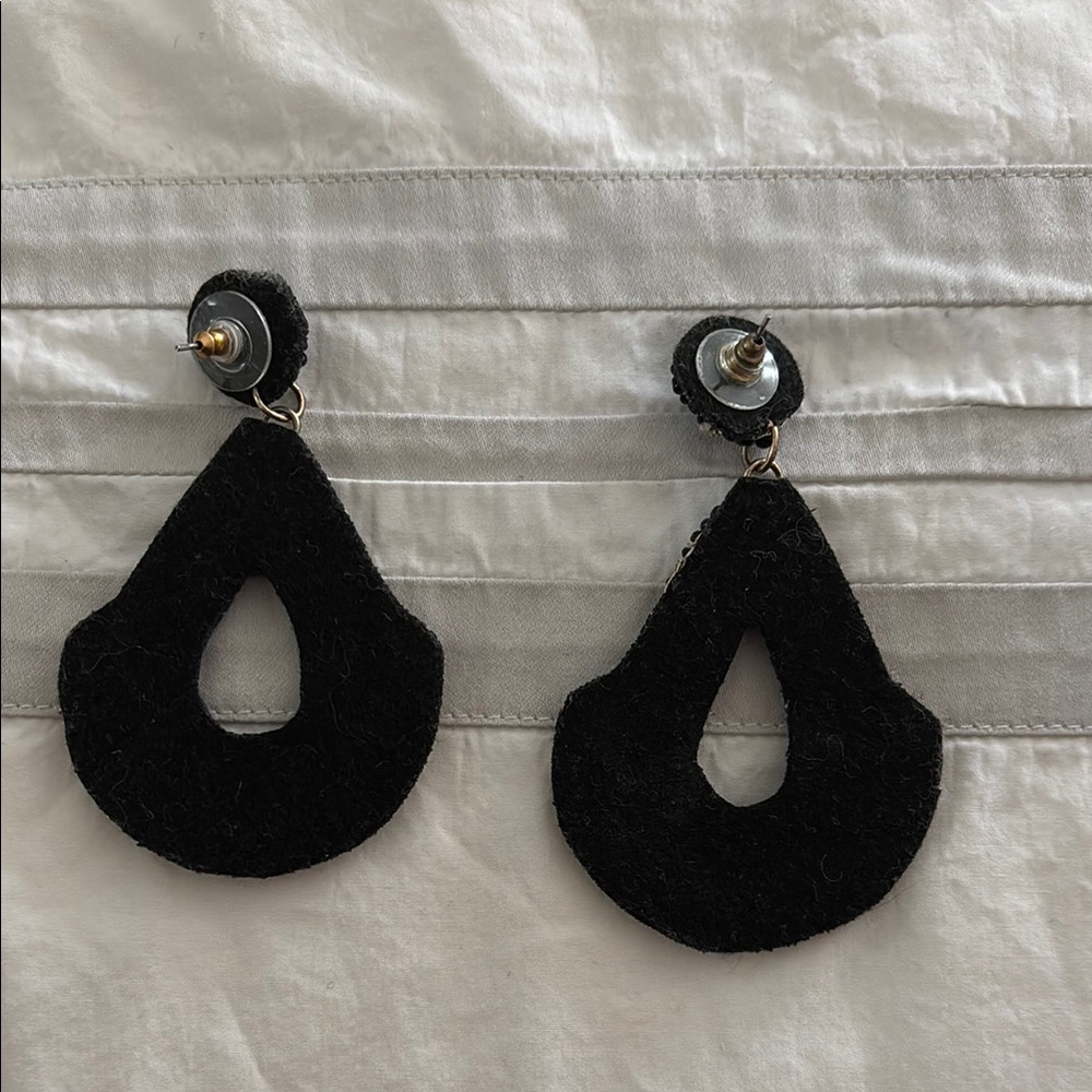 Elegant Beaded Teardrop Earrings - Picture 2 of 4